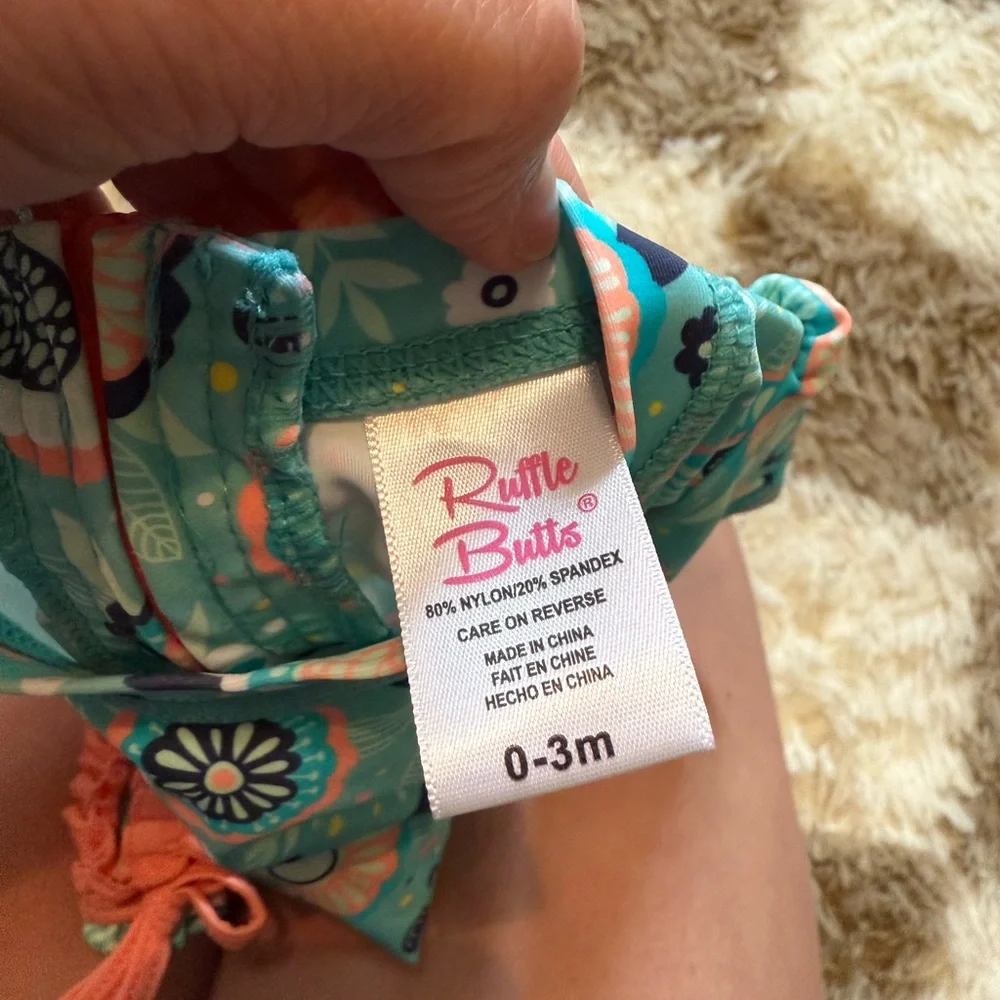 Ruffle butts infant swimsuit 0-3 - Picture 4 of 4